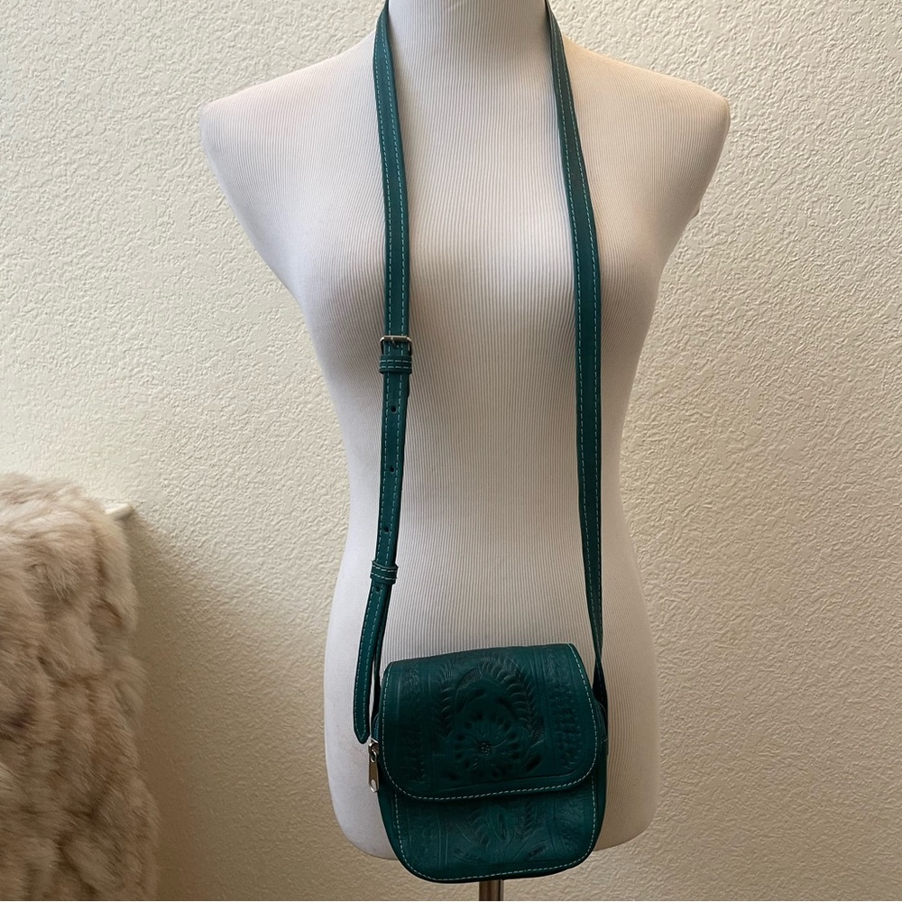 Vintage Teal Embossed Leather Crossbody Purse w/Adjustable Shoulder Strap - Picture 9 of 9